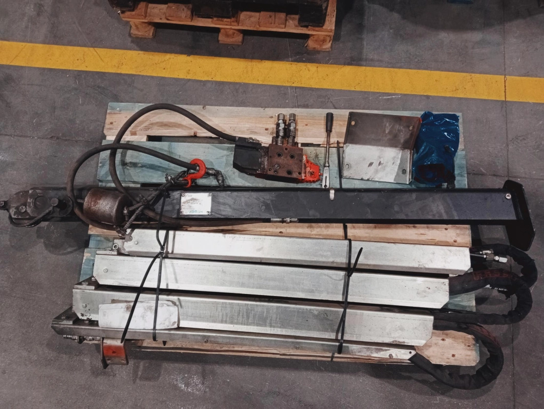 Funciones suplementarias + recogida de cristal - Grua para camião: foto 2 Funciones suplementarias + recogida de cristal - Grua para camião: foto 2