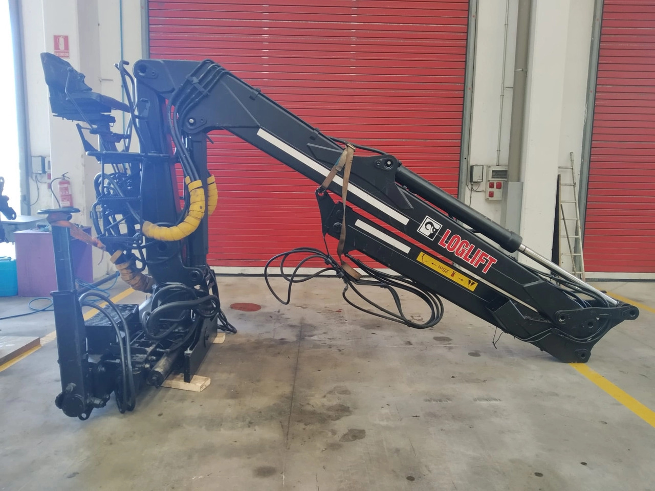 Grúa LOGLIFT 120S79R - Grua para camião para Camião: foto 1 Grúa LOGLIFT 120S79R - Grua para camião para Camião: foto 1
