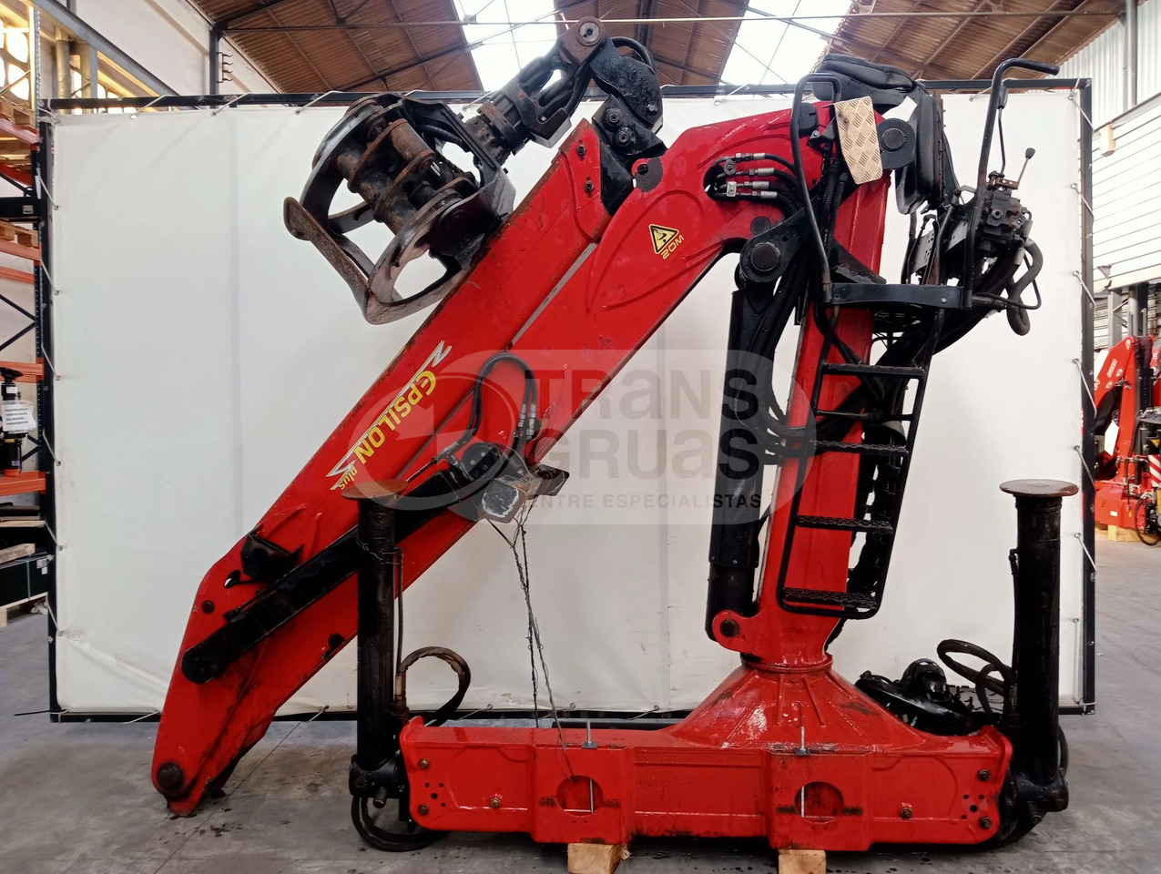 Grúa forestal Epsilon Q170Z96 - Grua para camião para Equipamento florestal: foto 1 Grúa forestal Epsilon Q170Z96 - Grua para camião para Equipamento florestal: foto 1