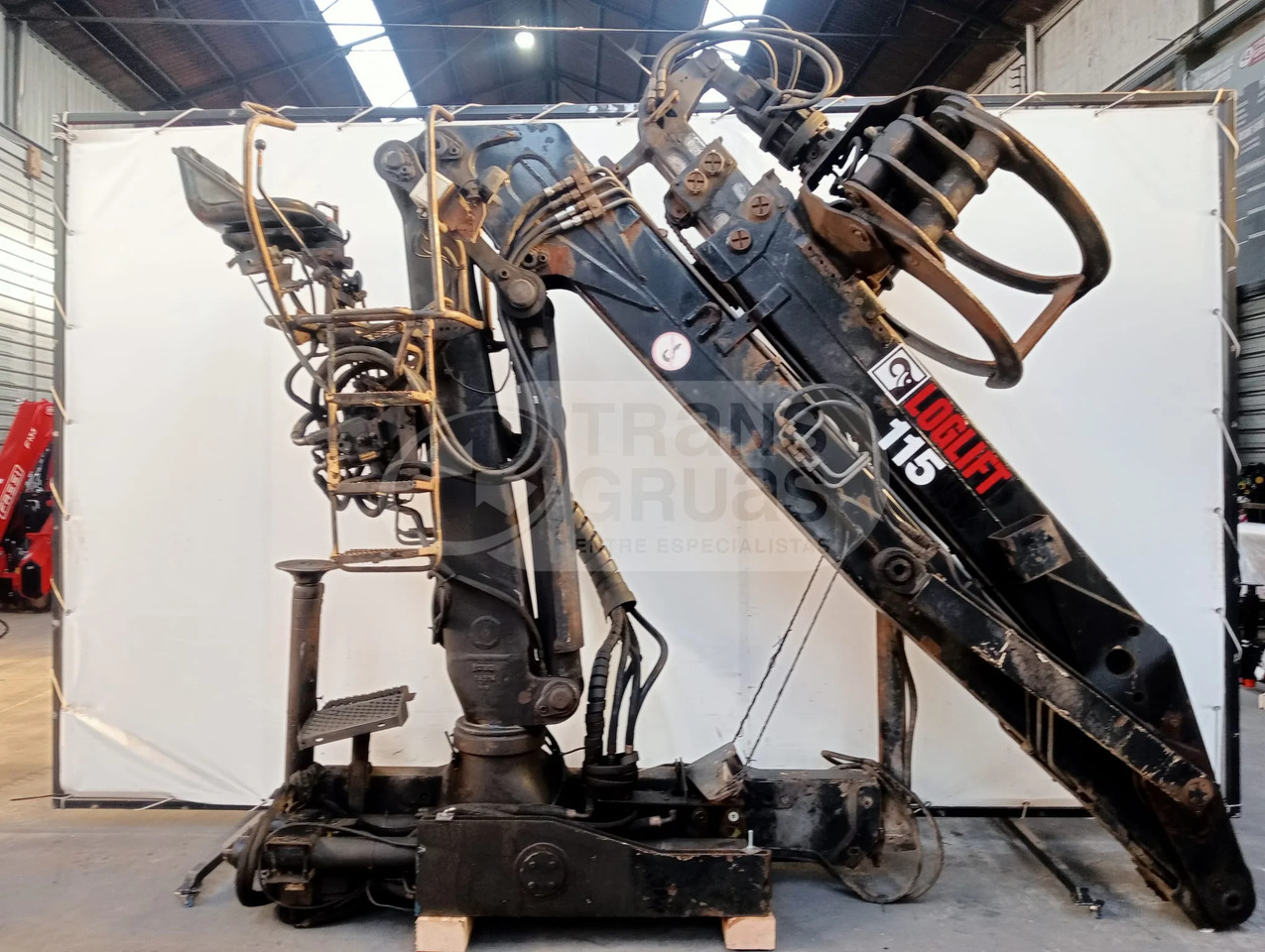 Grúa forestal F115 ZT 93A - Grua para camião: foto 1 Grúa forestal F115 ZT 93A - Grua para camião: foto 1