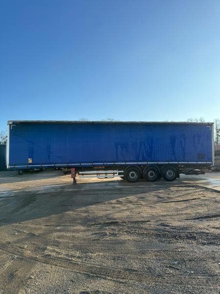Fruehauf - Semi-reboque de lona: foto 2 Fruehauf - Semi-reboque de lona: foto 2