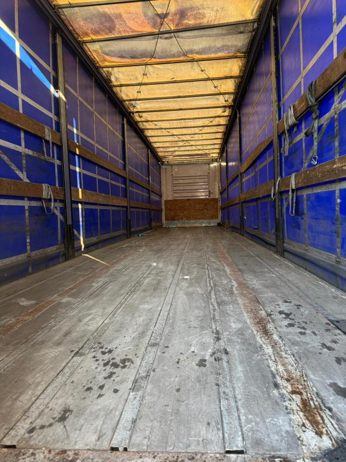 Fruehauf - Semi-reboque de lona: foto 4 Fruehauf - Semi-reboque de lona: foto 4
