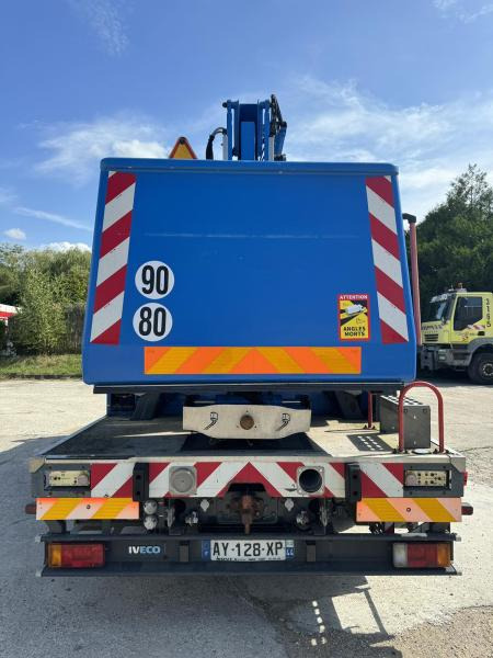 Iveco Eurocargo 100E18 - Caminhão com plataforma aérea: foto 3 Iveco Eurocargo 100E18 - Caminhão com plataforma aérea: foto 3
