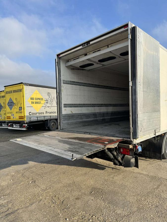 Iveco Eurocargo 160E30 - Camião frigorífico: foto 2 Iveco Eurocargo 160E30 - Camião frigorífico: foto 2