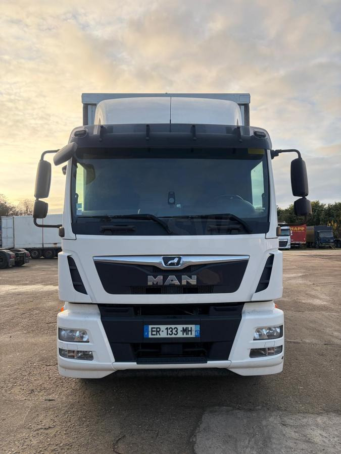 MAN TGM 18.290 - Camião de lona: foto 2 MAN TGM 18.290 - Camião de lona: foto 2