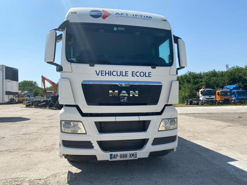 MAN TGX 18.360 - Camião de lona: foto 2 MAN TGX 18.360 - Camião de lona: foto 2