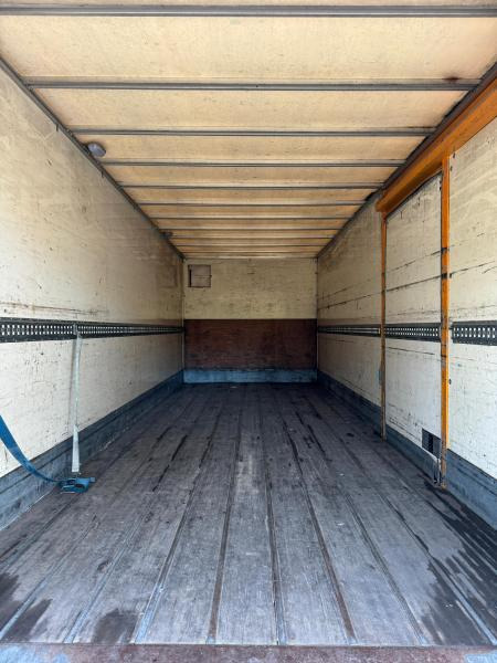 Renault Midlum 220 - Camião furgão: foto 2 Renault Midlum 220 - Camião furgão: foto 2