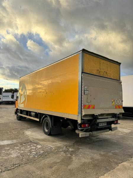 Renault Midlum 220 - Camião furgão: foto 5 Renault Midlum 220 - Camião furgão: foto 5