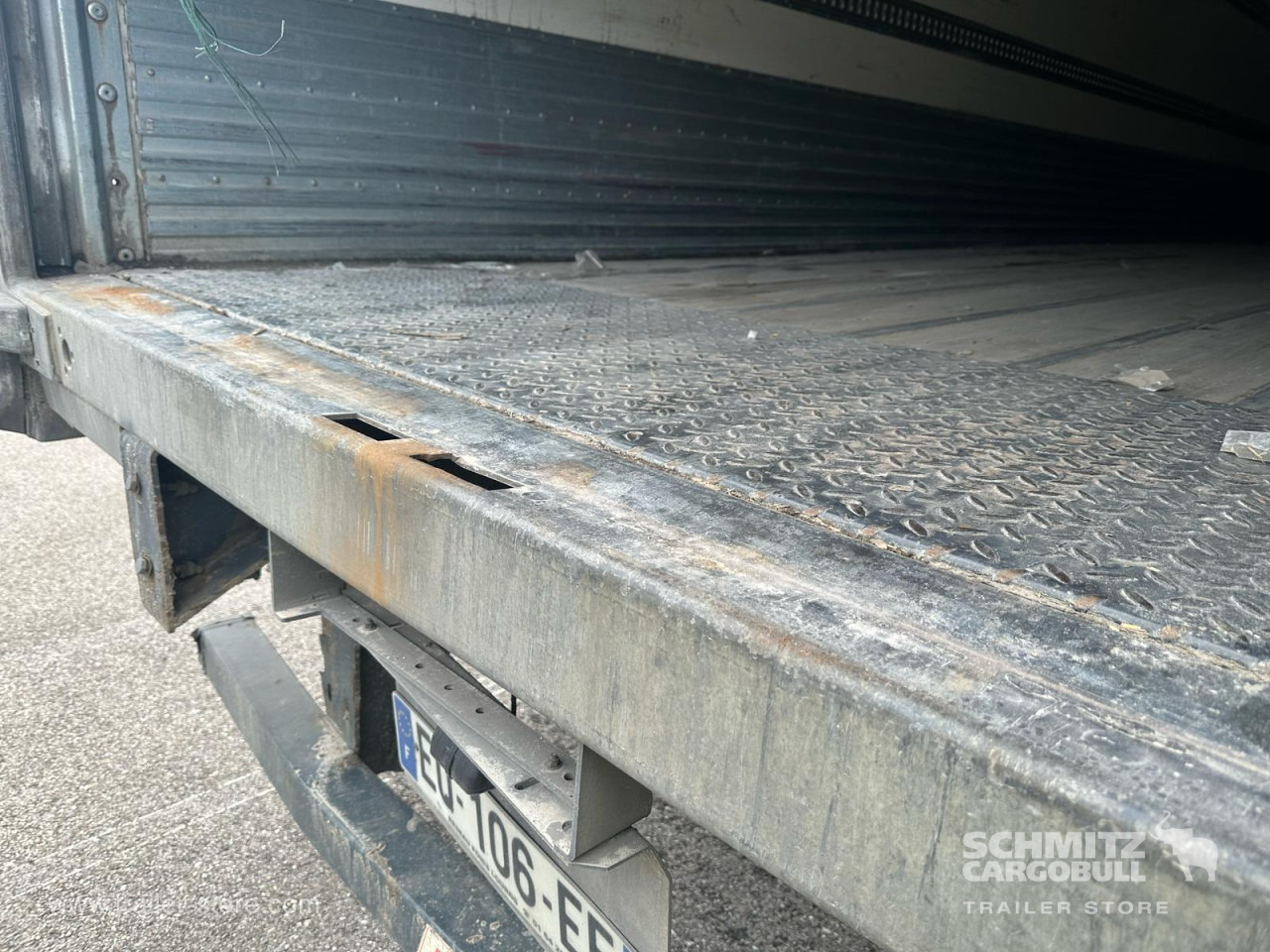 FRUEHAUF Dryfreight Standard Roller shutter door - Semi-reboque furgão: foto 4 FRUEHAUF Dryfreight Standard Roller shutter door - Semi-reboque furgão: foto 4