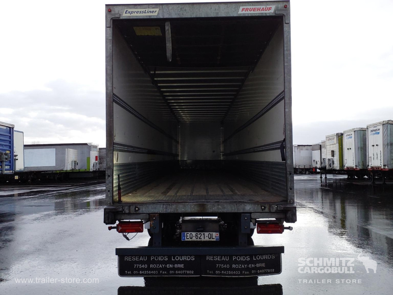 FRUEHAUF Dryfreight Standard Roller shutter door - Semi-reboque furgão: foto 3 FRUEHAUF Dryfreight Standard Roller shutter door - Semi-reboque furgão: foto 3