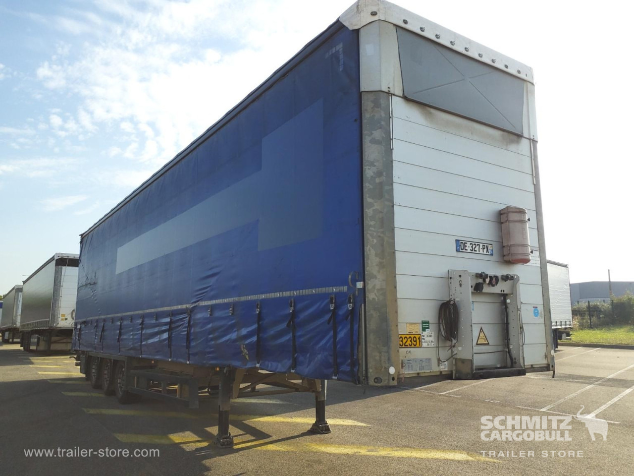 SCHMITZ Curtainsider Mega - Semi-reboque de lona: foto 1 SCHMITZ Curtainsider Mega - Semi-reboque de lona: foto 1