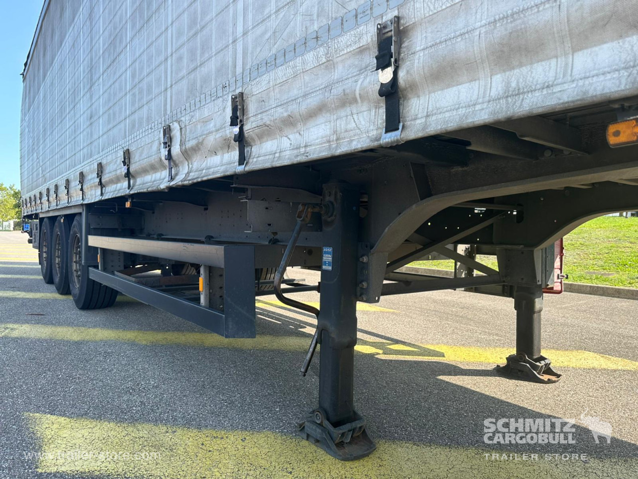SCHMITZ Curtainsider Standard - Semi-reboque de lona: foto 3 SCHMITZ Curtainsider Standard - Semi-reboque de lona: foto 3