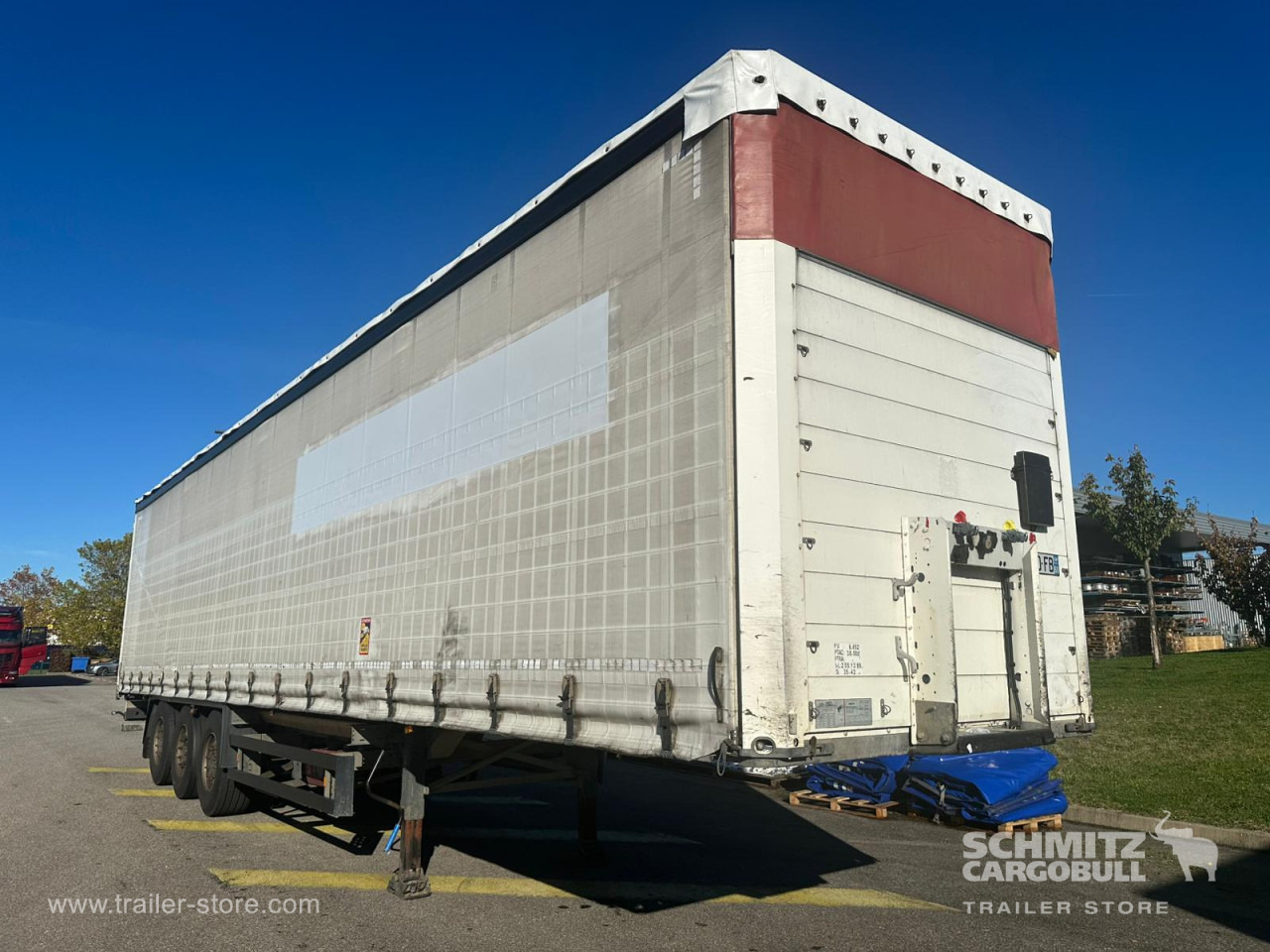 SCHMITZ Curtainsider Standard - Semi-reboque de lona: foto 1 SCHMITZ Curtainsider Standard - Semi-reboque de lona: foto 1