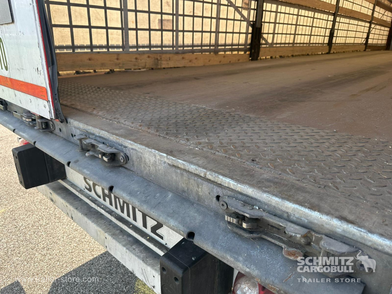 SCHMITZ Curtainsider Standard - Semi-reboque de lona: foto 4 SCHMITZ Curtainsider Standard - Semi-reboque de lona: foto 4