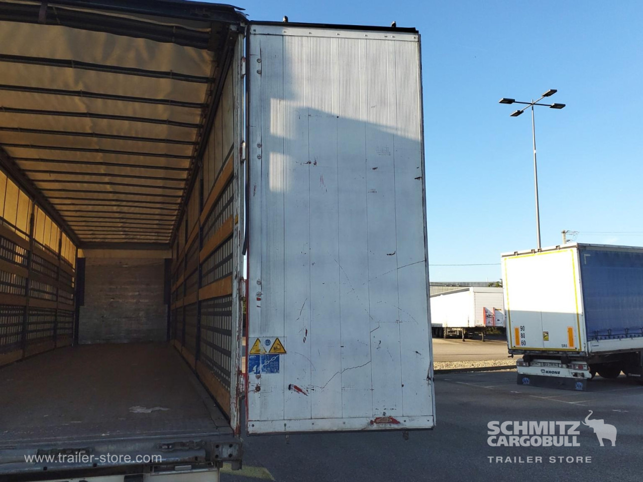 Semi-reboque de lona SCHMITZ Curtainsider Standard: foto 9 Semi-reboque de lona SCHMITZ Curtainsider Standard: foto 9