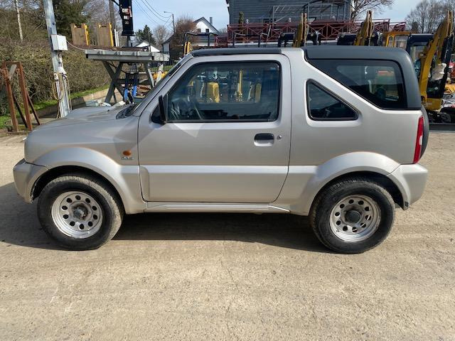 Automóvel Suzuki Jimny: foto 19