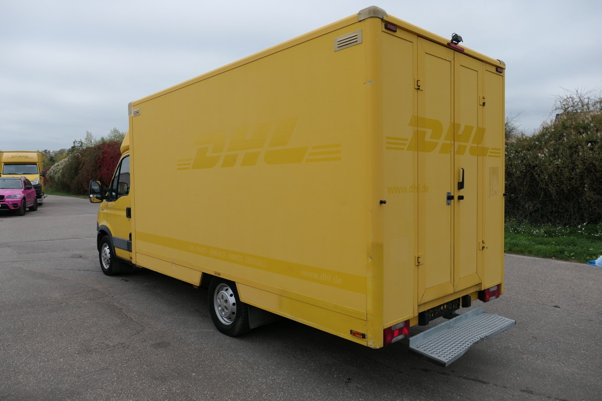 IVECO Daily 35 S11 C30C AUTOMATIK KAMERA MAXI KAMERA R - Carrinha de contentor: foto 4 IVECO Daily 35 S11 C30C AUTOMATIK KAMERA MAXI KAMERA R - Carrinha de contentor: foto 4