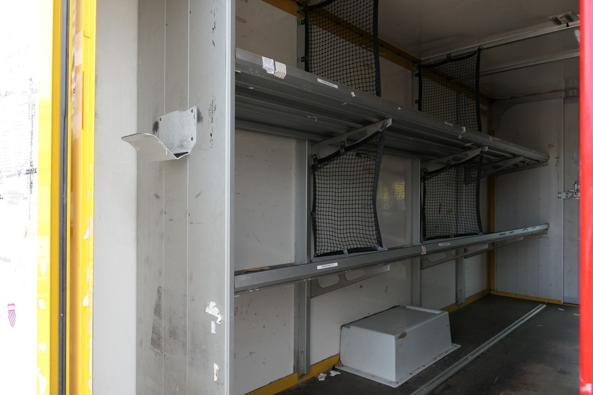 IVECO Daily 35 S11 C30C AUTOMATIK KAMERA MAXI Regale D - Carrinha de contentor: foto 5 IVECO Daily 35 S11 C30C AUTOMATIK KAMERA MAXI Regale D - Carrinha de contentor: foto 5