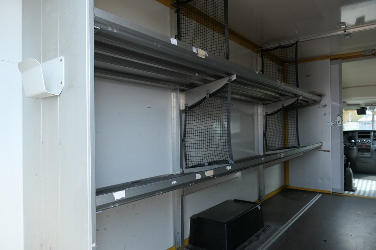 IVECO Daily 35 S11 C30C AUTOMATIK KAMERA Regale LUFT D - Carrinha de contentor: foto 5 IVECO Daily 35 S11 C30C AUTOMATIK KAMERA Regale LUFT D - Carrinha de contentor: foto 5