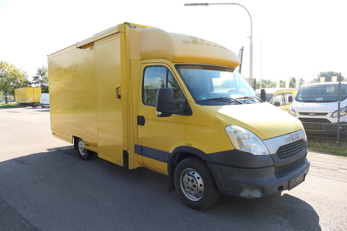 IVECO Daily 35 S11 C30C AUTOMATIK KAMERA Regale LUFT D - Carrinha de contentor: foto 2 IVECO Daily 35 S11 C30C AUTOMATIK KAMERA Regale LUFT D - Carrinha de contentor: foto 2