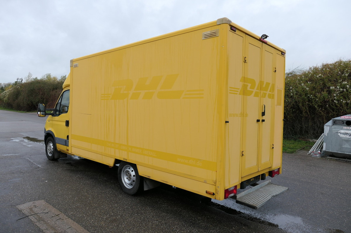 IVECO Daily 35 S11 C30C AUTOMATIK KAMERA Regale LUFT-E - Carrinha de contentor: foto 4 IVECO Daily 35 S11 C30C AUTOMATIK KAMERA Regale LUFT-E - Carrinha de contentor: foto 4