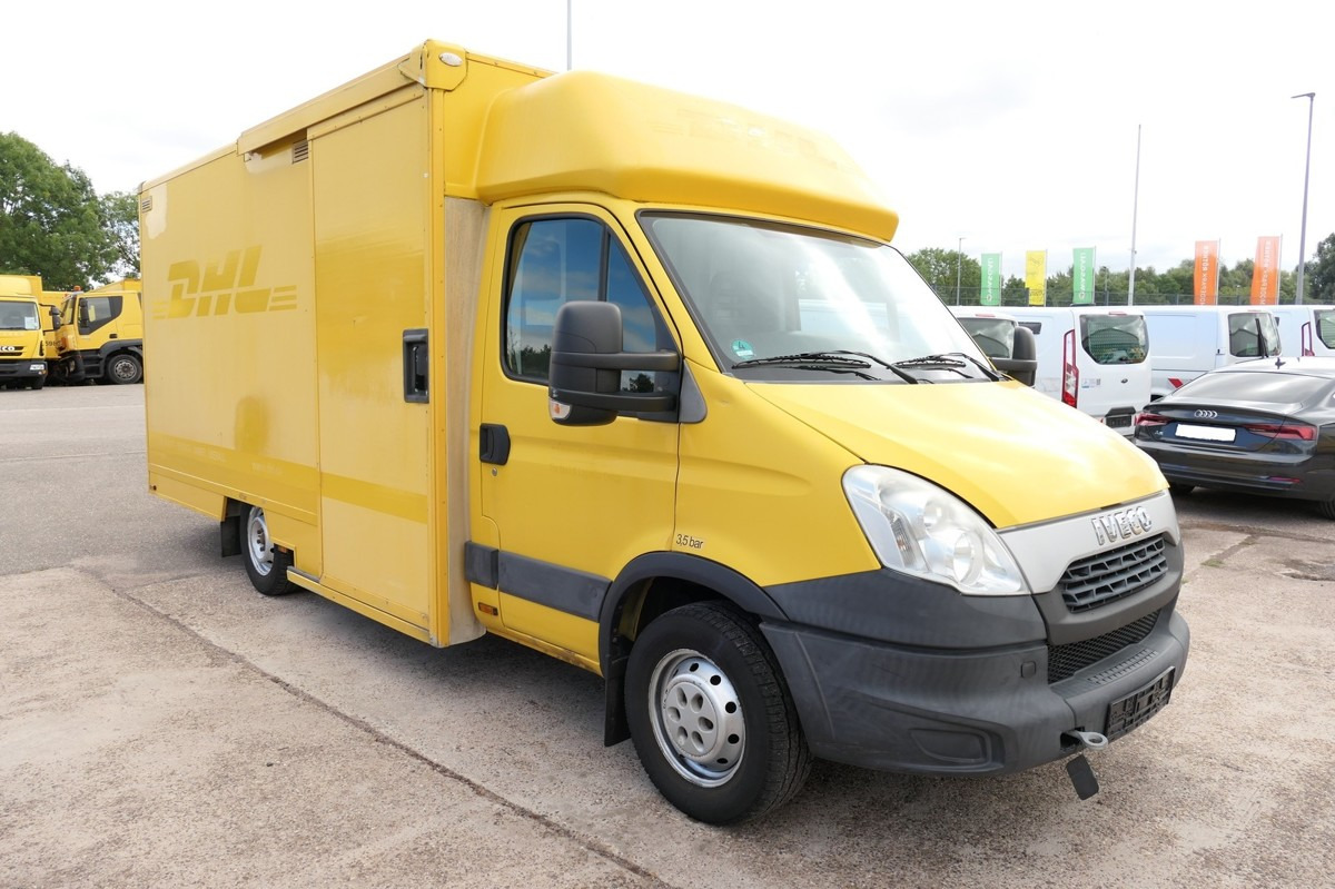 IVECO Daily 35 S11 C30C AUTOMATIK Regale LUFT - EURO 5 - Carrinha de contentor: foto 2 IVECO Daily 35 S11 C30C AUTOMATIK Regale LUFT - EURO 5 - Carrinha de contentor: foto 2