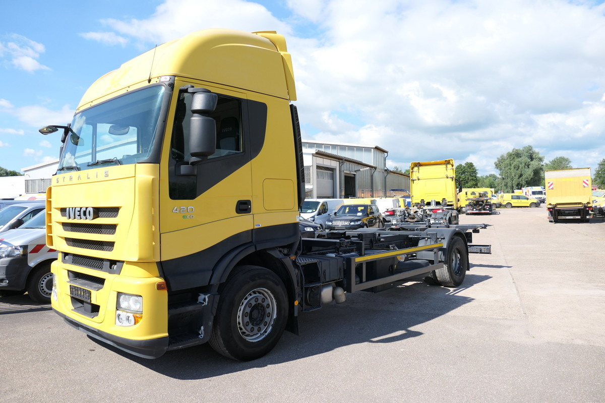 IVECO Stralis AS 190 S 420 ECO LBW AHK KLIMA INTARDER - Camião transportador de contêineres/ Caixa móvel: foto 3 IVECO Stralis AS 190 S 420 ECO LBW AHK KLIMA INTARDER - Camião transportador de contêineres/ Caixa móvel: foto 3