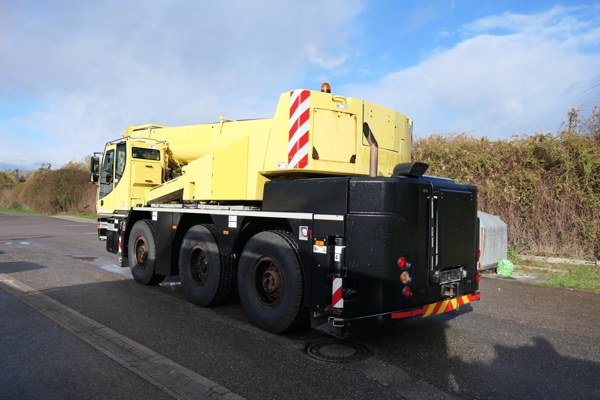 LIEBHERR LTC 1045-3.1 - Grua móvel: foto 4 LIEBHERR LTC 1045-3.1 - Grua móvel: foto 4