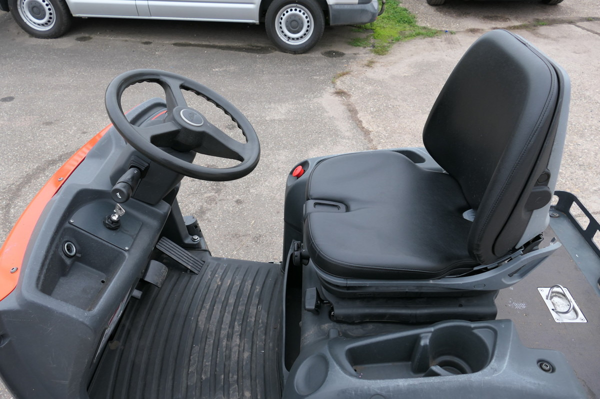 Trator elétrics LINDE P 60 Z Schlepper Batterie 33/2019: foto 6 Trator elétrics LINDE P 60 Z Schlepper Batterie 33/2019: foto 6