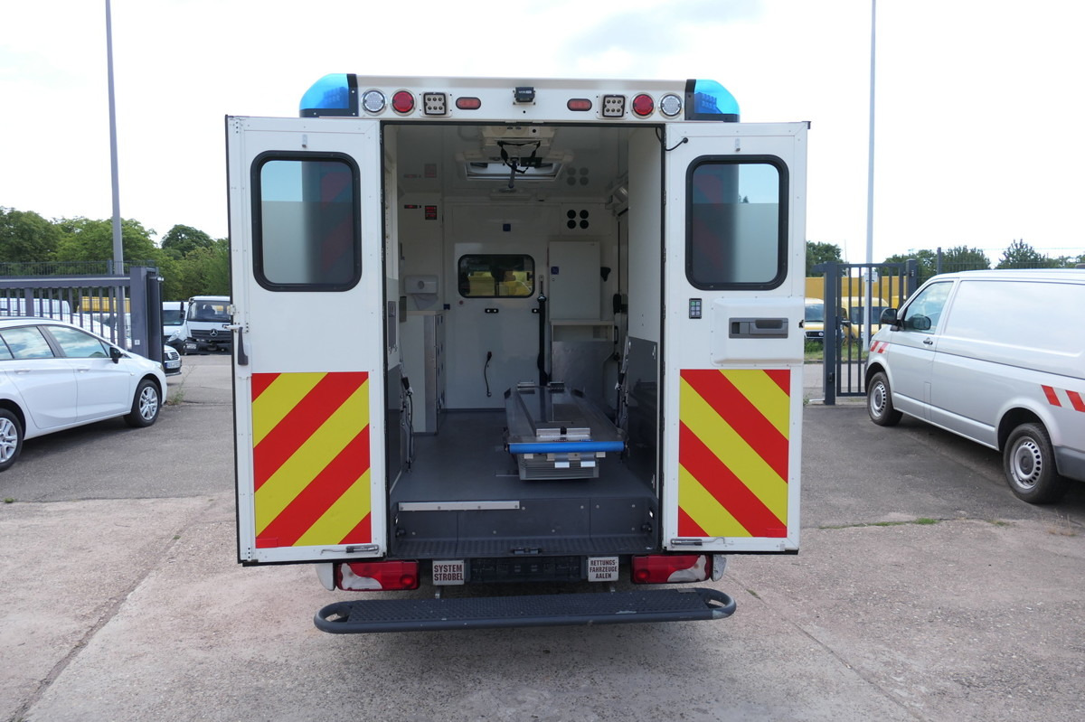 MERCEDES-BENZ 319 Sprinter 6-Zylinder Rettungswagen Strobel - Ambulância: foto 5 MERCEDES-BENZ 319 Sprinter 6-Zylinder Rettungswagen Strobel - Ambulância: foto 5