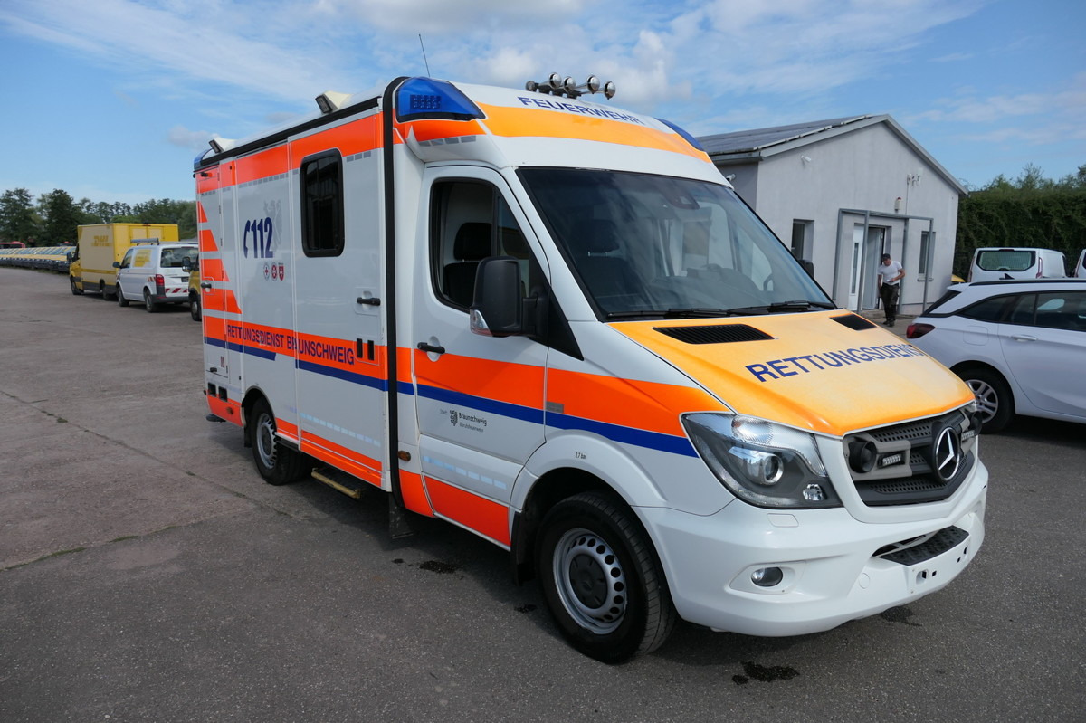 MERCEDES-BENZ 319 Sprinter 6-Zylinder Rettungswagen Strobel - Ambulância: foto 2 MERCEDES-BENZ 319 Sprinter 6-Zylinder Rettungswagen Strobel - Ambulância: foto 2