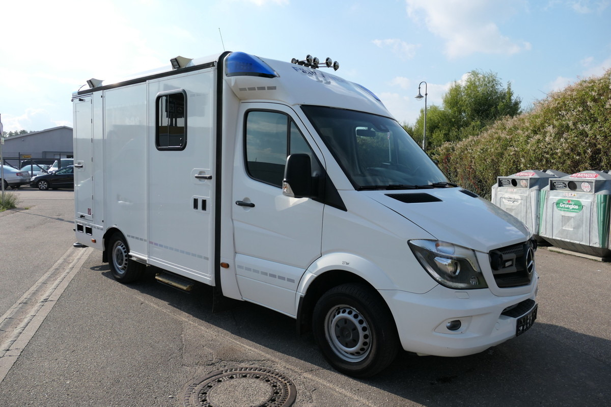 MERCEDES-BENZ 319 Sprinter 6-Zylinder Rettungswagen Strobel - Ambulância: foto 3 MERCEDES-BENZ 319 Sprinter 6-Zylinder Rettungswagen Strobel - Ambulância: foto 3