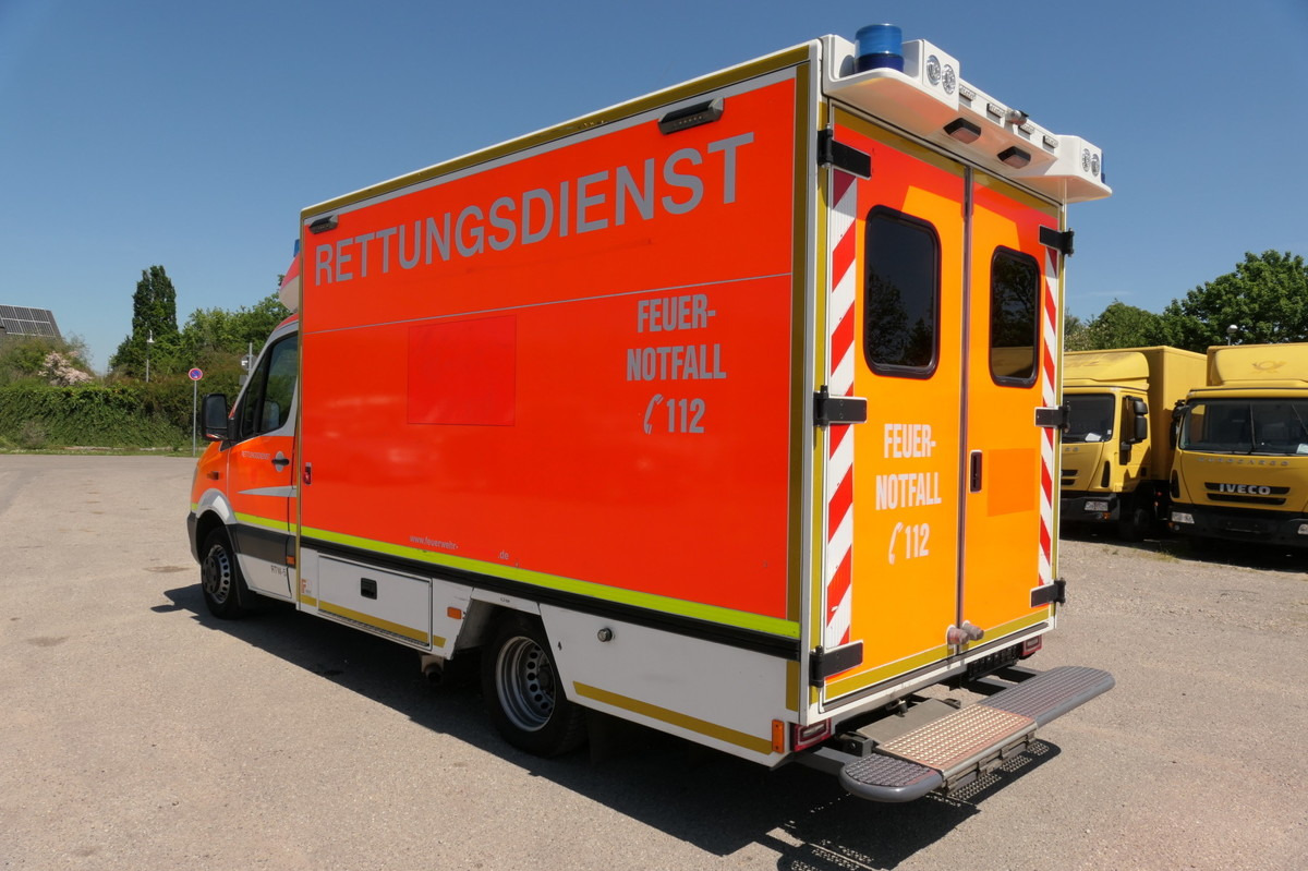 MERCEDES-BENZ Sprinter 519 CDI Klima Krankenwagen - Ambulância: foto 4 MERCEDES-BENZ Sprinter 519 CDI Klima Krankenwagen - Ambulância: foto 4