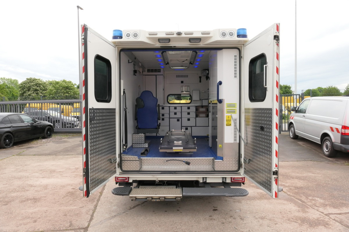 MERCEDES-BENZ Sprinter 519 CDI Klima Krankenwagen - Ambulância: foto 5 MERCEDES-BENZ Sprinter 519 CDI Klima Krankenwagen - Ambulância: foto 5