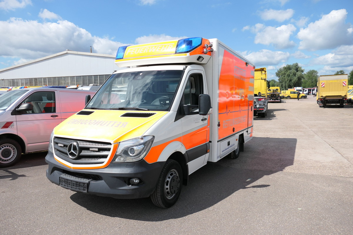 MERCEDES-BENZ Sprinter 519 CDI Klima Krankenwagen Fahrtec Aufb - Ambulância: foto 2 MERCEDES-BENZ Sprinter 519 CDI Klima Krankenwagen Fahrtec Aufb - Ambulância: foto 2