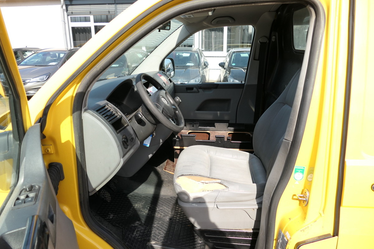 Furgão compacto VW T5 Transporter 1.9 TDI PARKTRONIK 2xSCHIEBETÜR: foto 9 Furgão compacto VW T5 Transporter 1.9 TDI PARKTRONIK 2xSCHIEBETÜR: foto 9