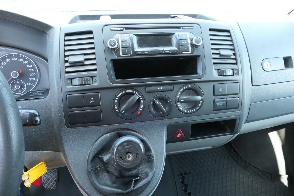 Furgão compacto VW T5 Transporter 2.0 TDI 2-Sitzer Flügeltür EURO5: foto 11 Furgão compacto VW T5 Transporter 2.0 TDI 2-Sitzer Flügeltür EURO5: foto 11