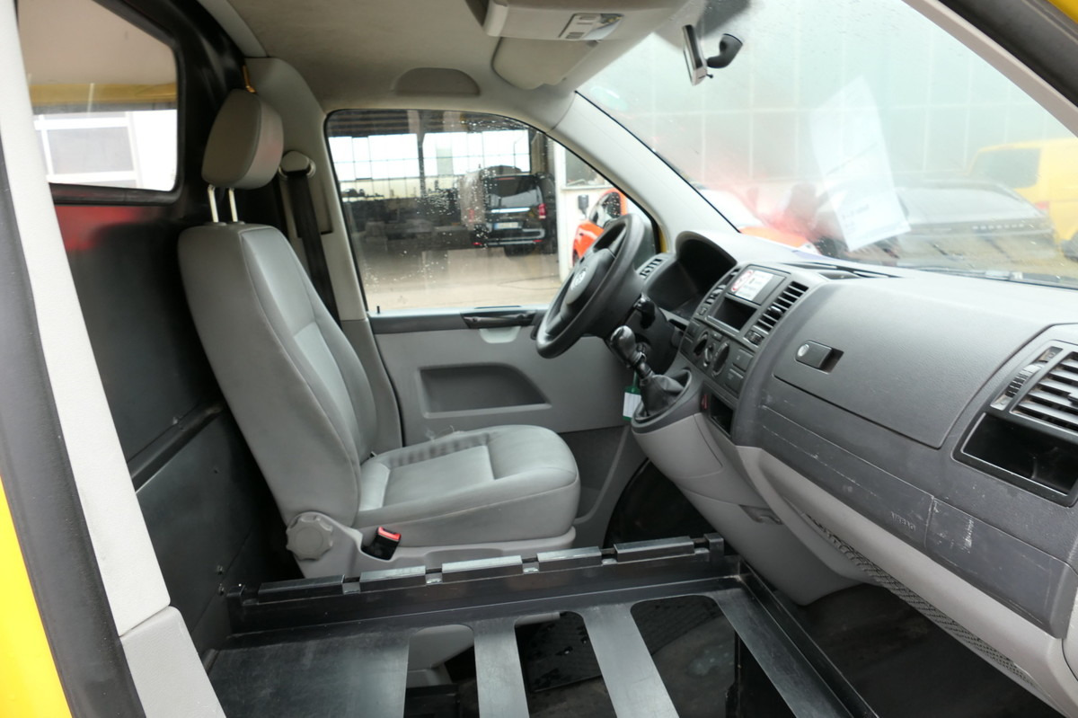 Fotografia de interior 3: Furgão compacto VW T5 Transporter 2.0 TDI EURO-5 CoC PARKTRONIK