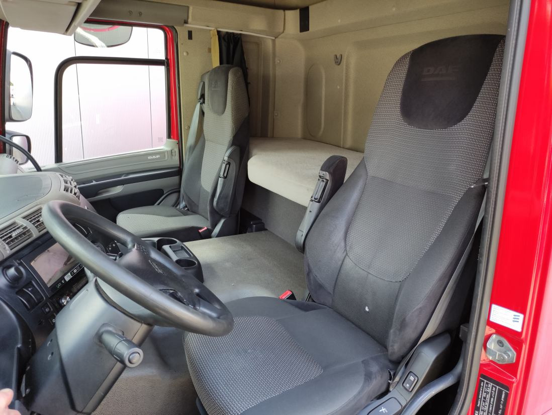 DAF CF 85.410 4x2 Spacecab - Camião furgão: foto 5 DAF CF 85.410 4x2 Spacecab - Camião furgão: foto 5