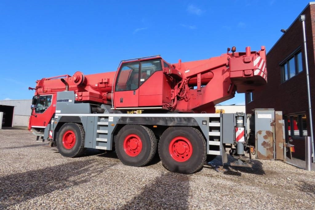 Liebherr LTM 1055-3.2 - Grua todo o terreno: foto 4 Liebherr LTM 1055-3.2 - Grua todo o terreno: foto 4