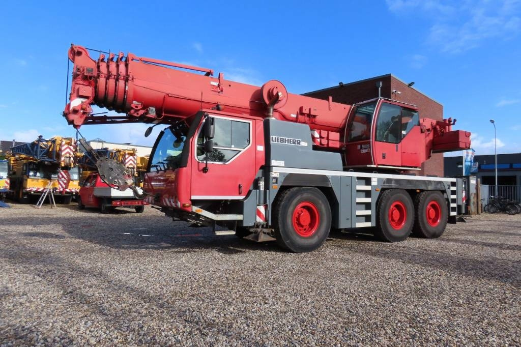 Liebherr LTM 1055-3.2 - Grua todo o terreno: foto 1 Liebherr LTM 1055-3.2 - Grua todo o terreno: foto 1