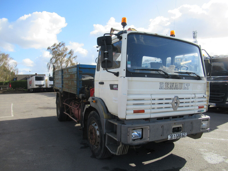 Renault G300 - Camião de caixa aberta/ Plataforma, Camião grua: foto 1 Renault G300 - Camião de caixa aberta/ Plataforma, Camião grua: foto 1