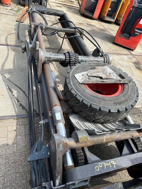 LINDE H80D-03/900 CABIN NO FORK CARIDGE NO FORKS - Empilhador a diesel: foto 4 LINDE H80D-03/900 CABIN NO FORK CARIDGE NO FORKS - Empilhador a diesel: foto 4