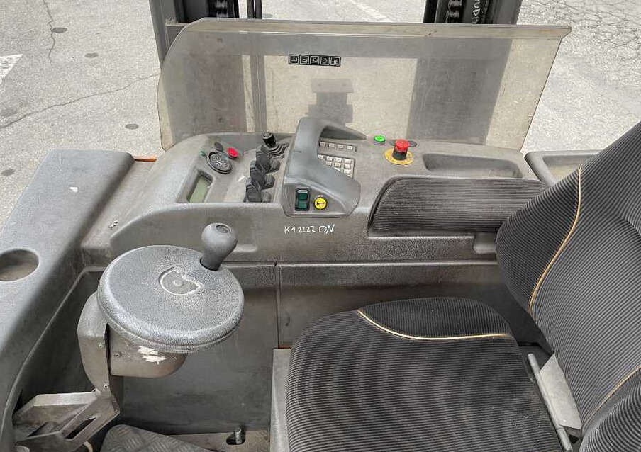 Atlet UFS 250 (Batt. 2020) - Empilhador de 4 vias: foto 3 Atlet UFS 250 (Batt. 2020) - Empilhador de 4 vias: foto 3