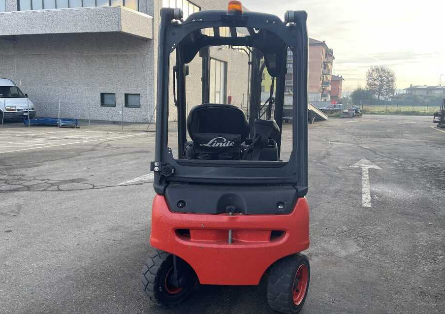 Linde E 16 P-02/386 - Empilhador elétrico: foto 4 Linde E 16 P-02/386 - Empilhador elétrico: foto 4