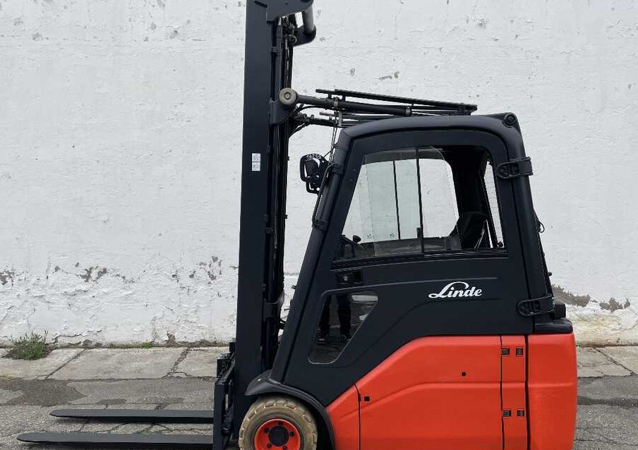 Linde E 18 L-01/386 (batt. NUOVA) - Empilhador elétrico: foto 2 Linde E 18 L-01/386 (batt. NUOVA) - Empilhador elétrico: foto 2