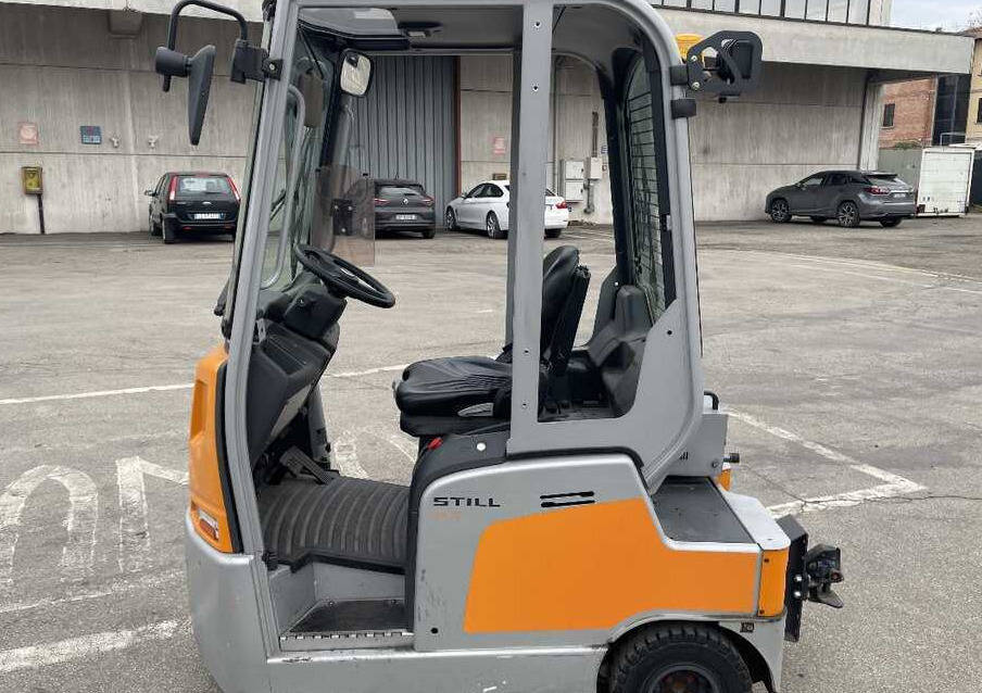Still LTX 70 (700 ore di lavoro) - Trator elétrics: foto 4 Still LTX 70 (700 ore di lavoro) - Trator elétrics: foto 4
