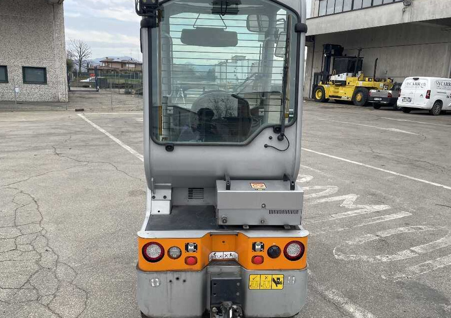 Still LTX 70 (700 ore di lavoro) - Trator elétrics: foto 3 Still LTX 70 (700 ore di lavoro) - Trator elétrics: foto 3