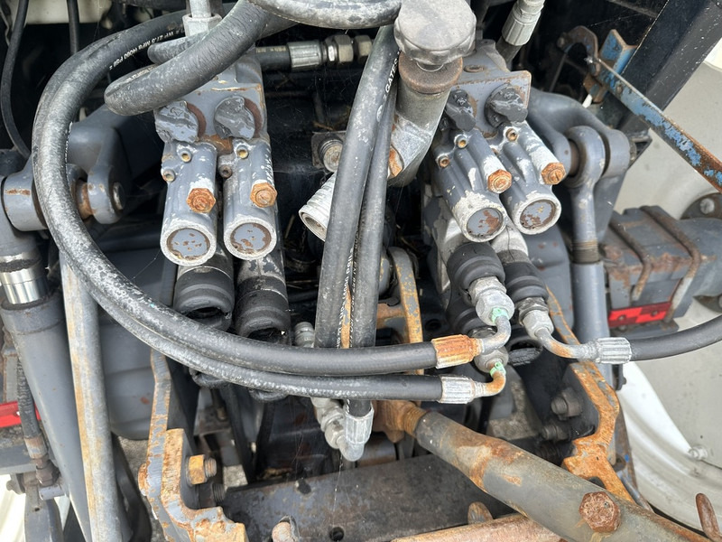 Trator Ford 6640 SL: foto 13