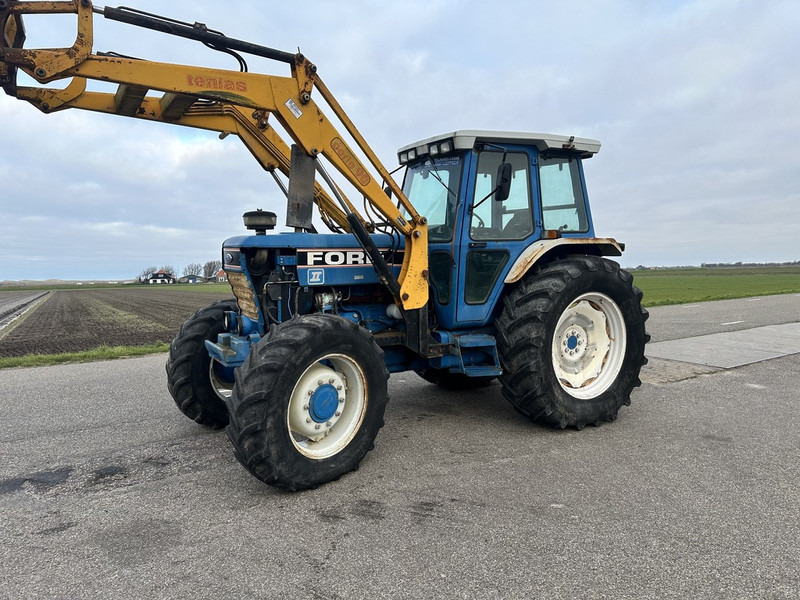 Ford 8210 - Trator: foto 1 Ford 8210 - Trator: foto 1